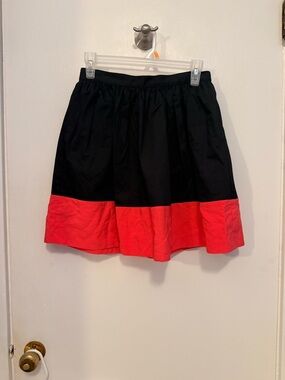 Topshop Black Skirt with Red Hem Zipper Pockets SZ 6 No Waist Stretch NWOT